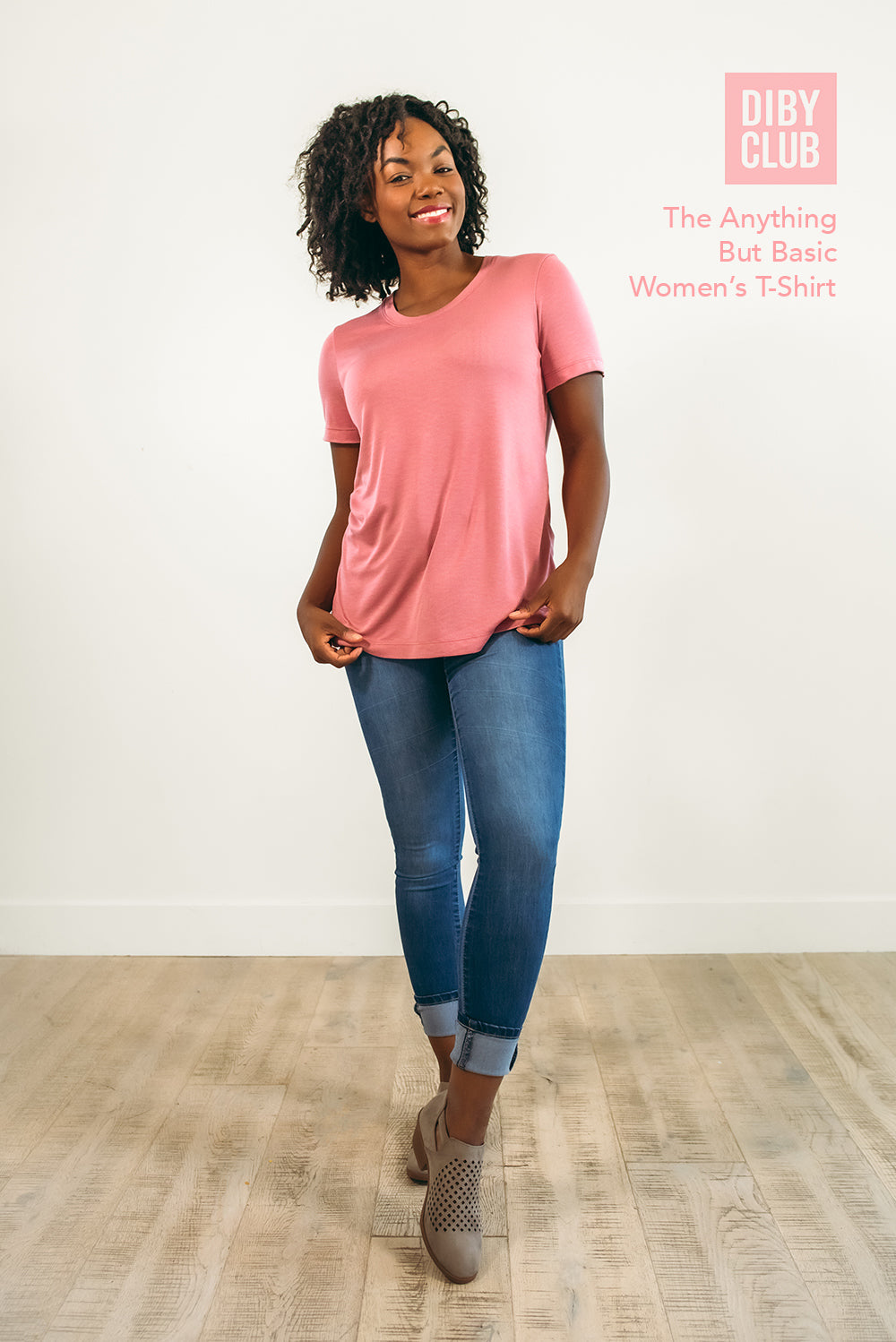 ABB Women's Shirt with short sleeves and crew neck. 