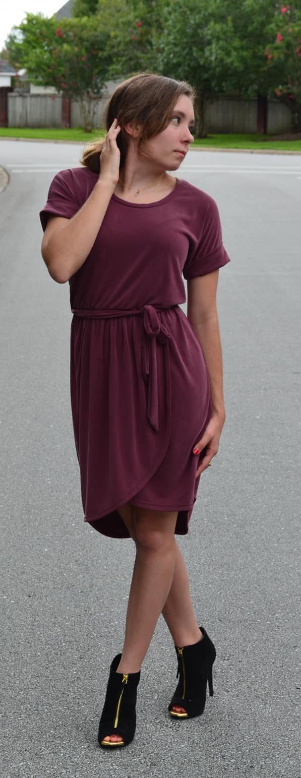 The Rosa in misses size. Features a scoop neck, short sleeves, and knee-length skirt options. 