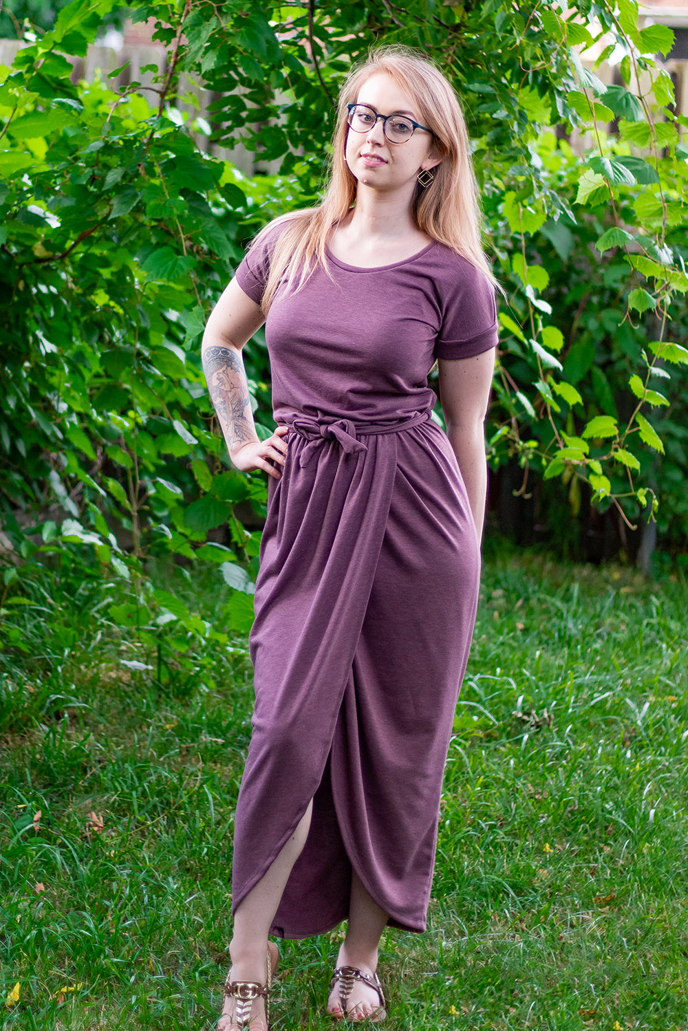 The Rosa in misses size. Features a scoop neck, short sleeves, and maxi length shirt option. 